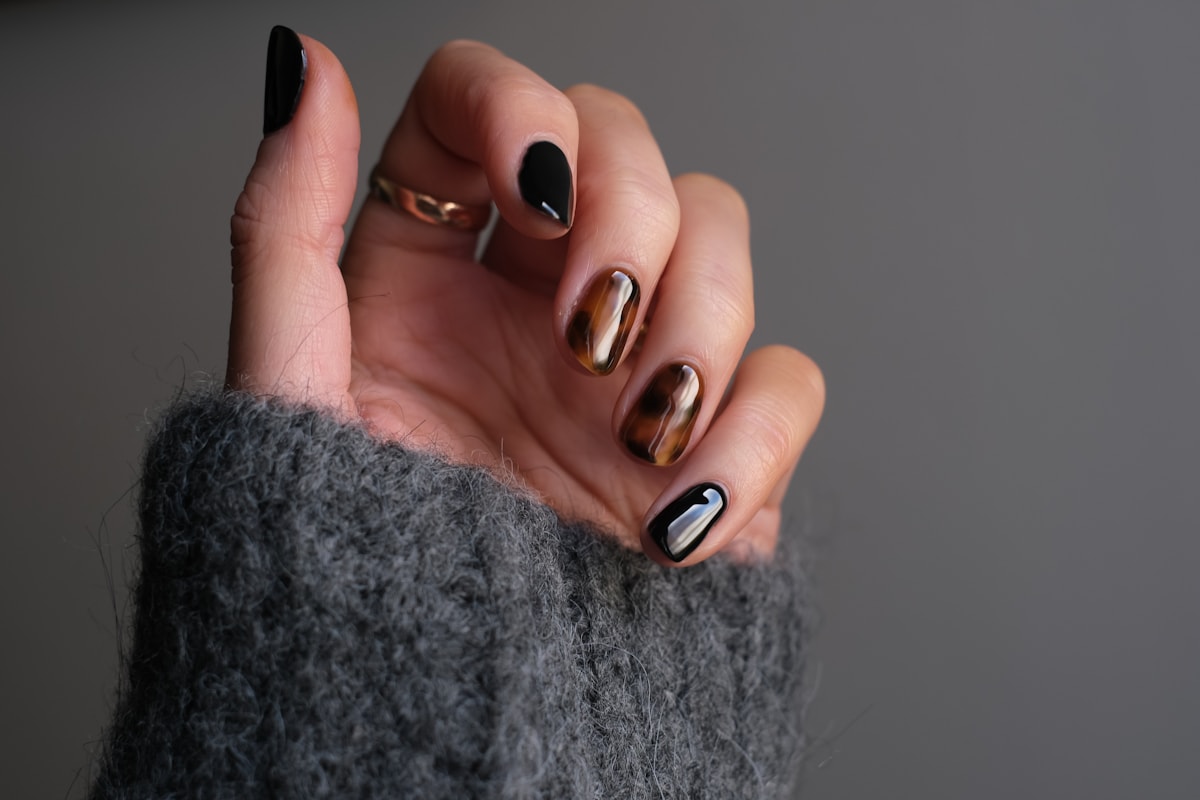 Multiple skin tones and nail shapes